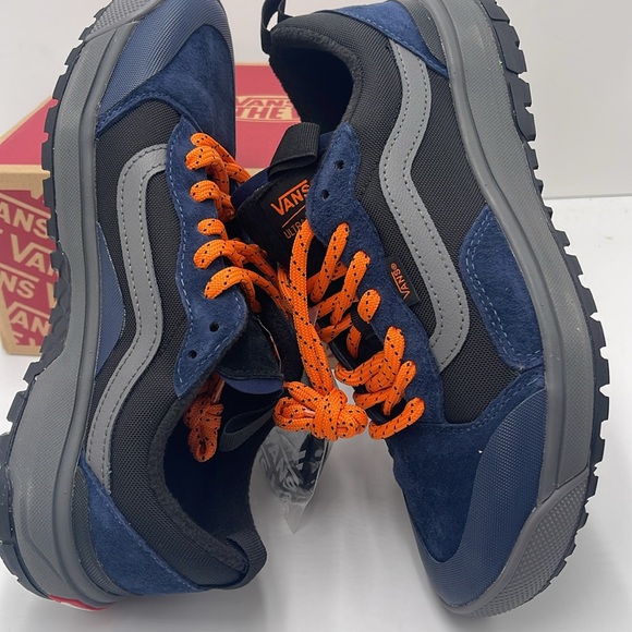 Vans WMNS Blue and Orange Sneakers Ultrarange Exo
Dress Blues/Black
VN0A5KS4LKV - Picture 11 of 16